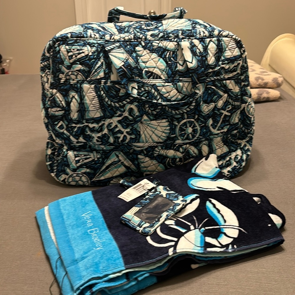 Vera Bradley Grand traveler, Beach Towell and lanyard 
Shore enough pattern NWT
